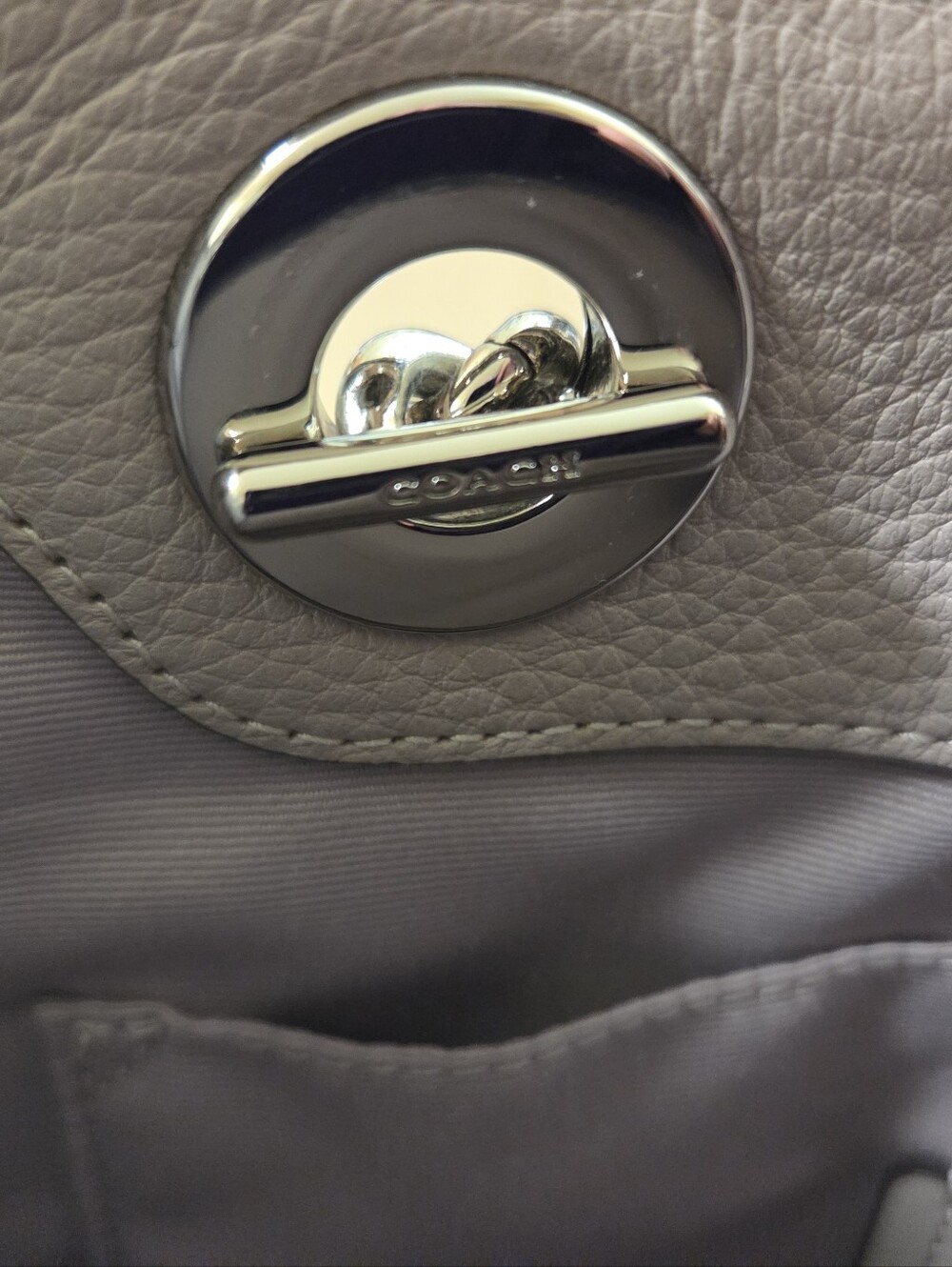 Coach Brooke Carryall with Crystal rivets - Picture 6 of 12